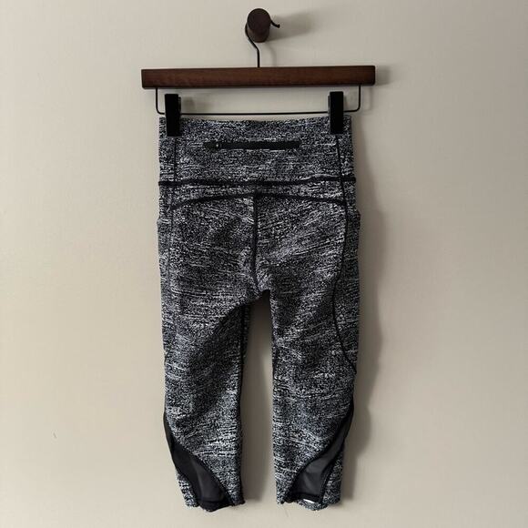 LULULEMON RUN INSPIRE CROP LUXTREME LEGGINGS SIZE 4 - Picture 2 of 9